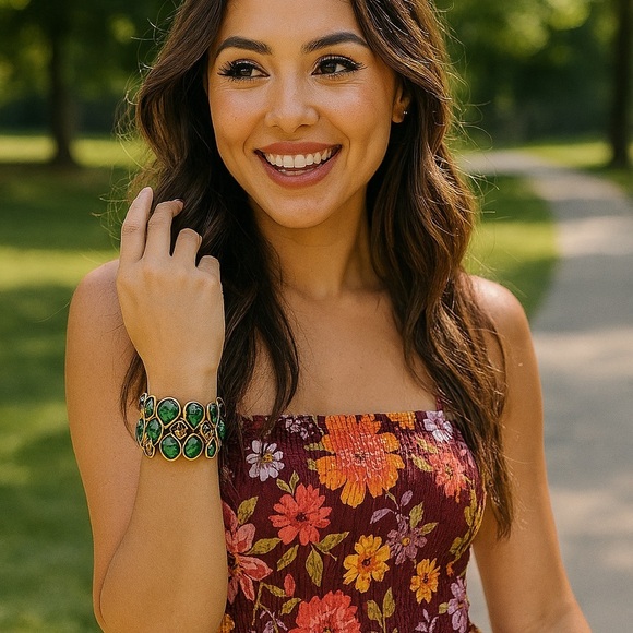 NY & Company Statement Bracelet - Gold Tone Teardrop Gems Green & Clear
Stretch - Picture 3 of 8